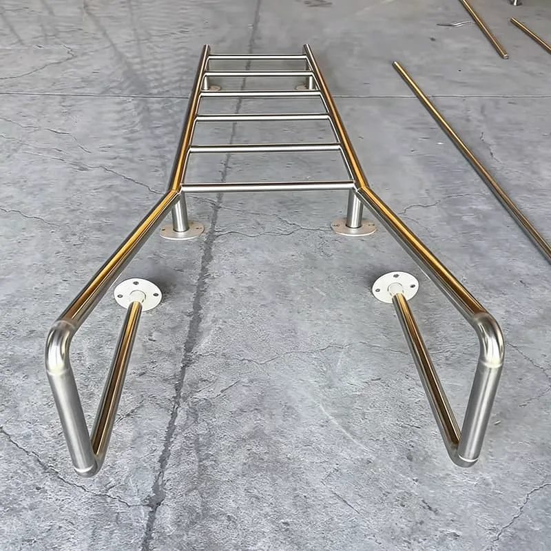 304 stainless steel fixed ladder bracket and rung detail
